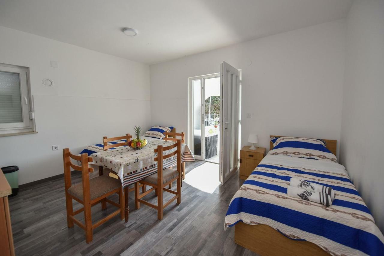 Val Apartmani, สตารา โนวัลยา ภายนอก รูปภาพ
